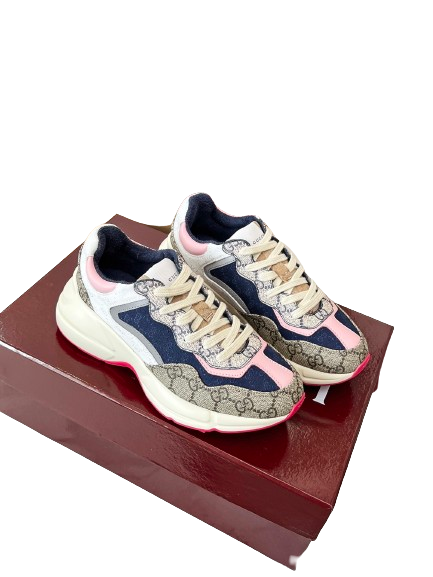 CHAUSSURES GUCCI RHYTON - L'ICÔNE DÉCALÉE DU LUXE DÉCONTRACTÉ